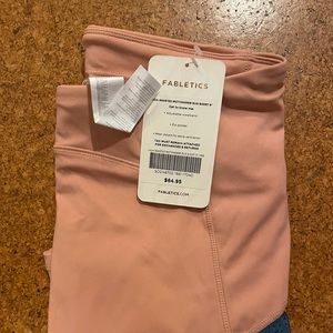 NEW WITH TAGS High-Waisted Motion365® Run Short 6"